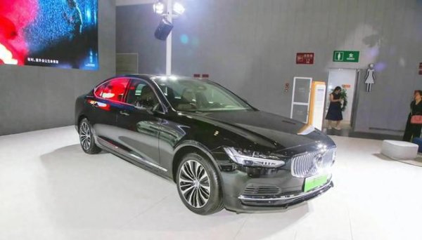 股票配资官方网 沃尔沃全新S90升级来袭，优惠13万，续航跑1412km，还看宝马5系？